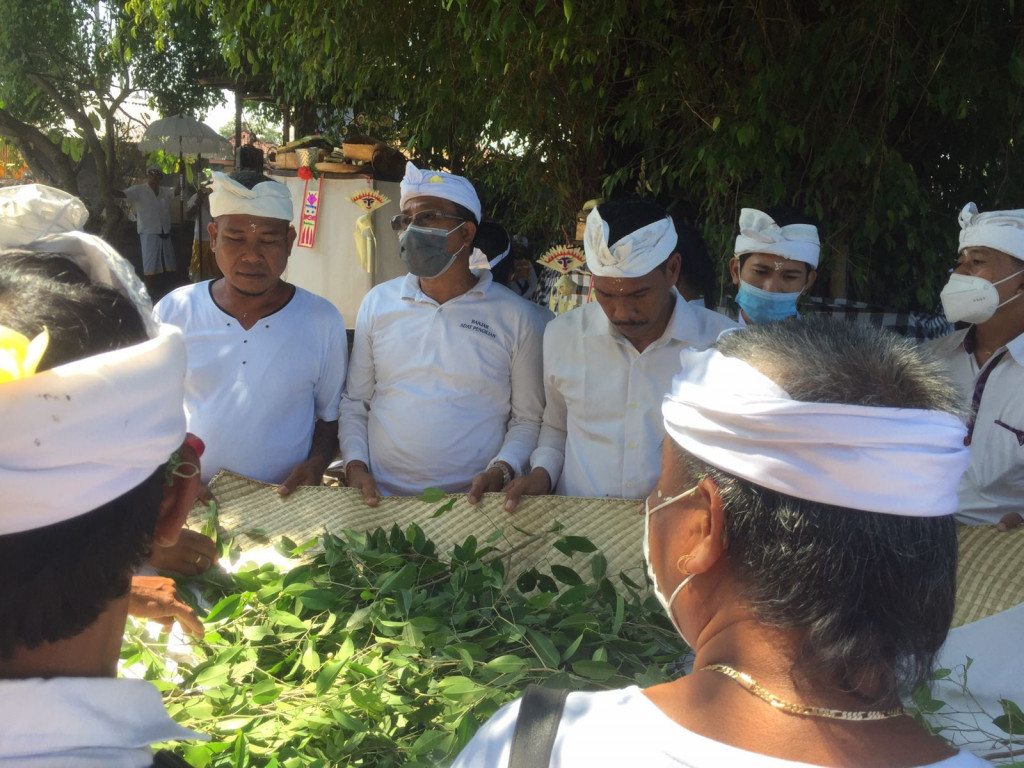 Ngangget Don Bingin : Makna dan Filosofi dalam Upacara Memukur